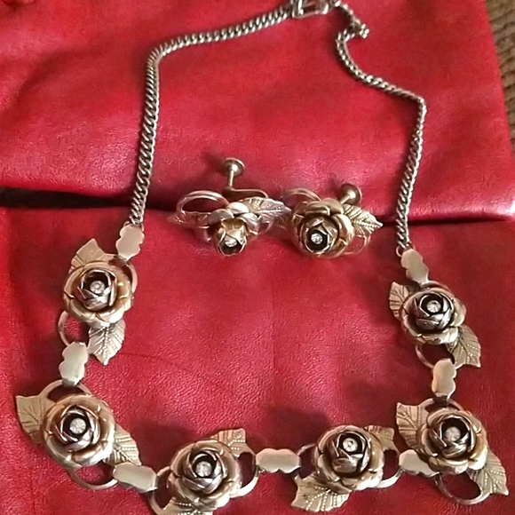 Vintage Jewelry - Vintage Cabbage Rose Necklace & screw bk Earrings